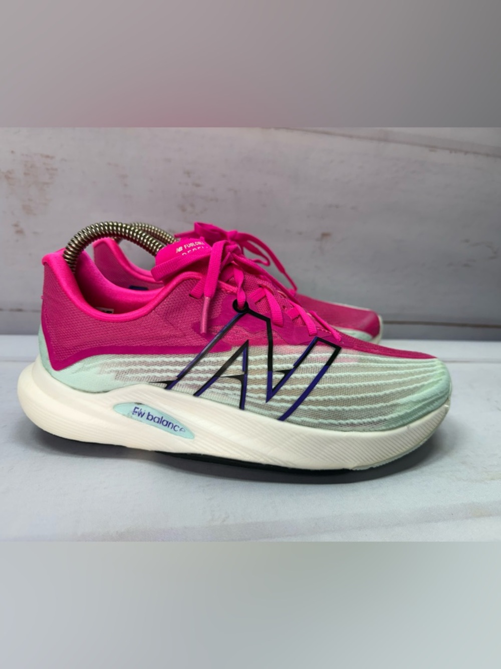 New Balance FuelCell Rebel 2 Women’s Sz 8 Blue Pink Running Shoes WFCXCP2 EUC